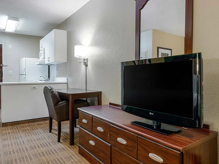 Studio Suite - 2 Full Beds