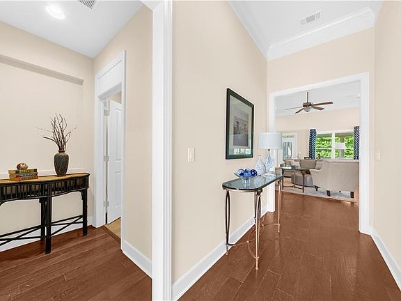 3rd image of 3028 Scarlet Oak Ln