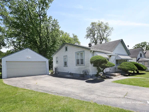 38141 N 4th Ave, Spring Grove, IL 60081