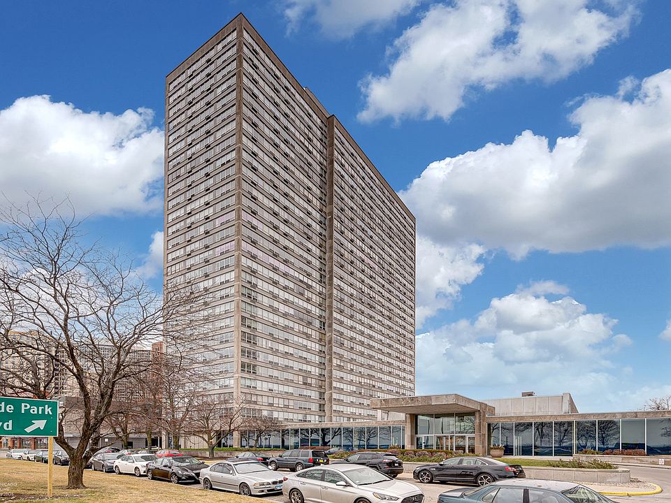 The Newport Condominium Exterior