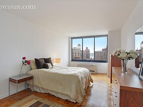 5th image of 215 W 95th St APT 14G