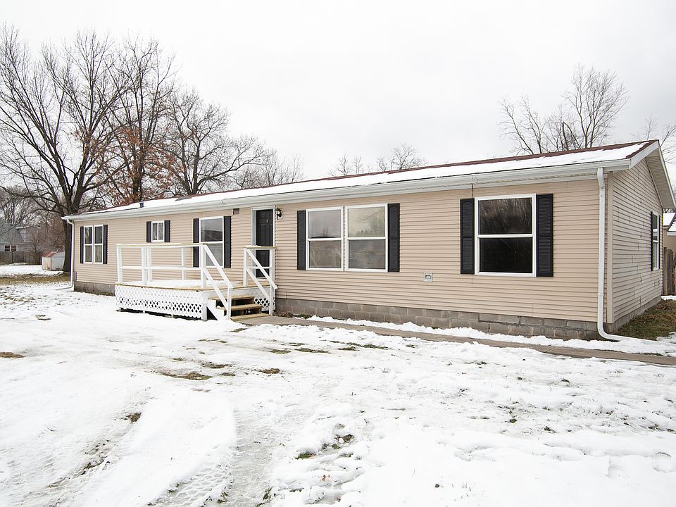 1st image of 410 E Rose Ln