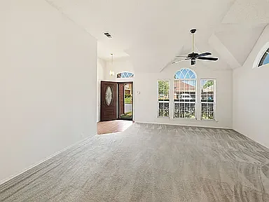 702 Lake Bridge Dr — Photo 2