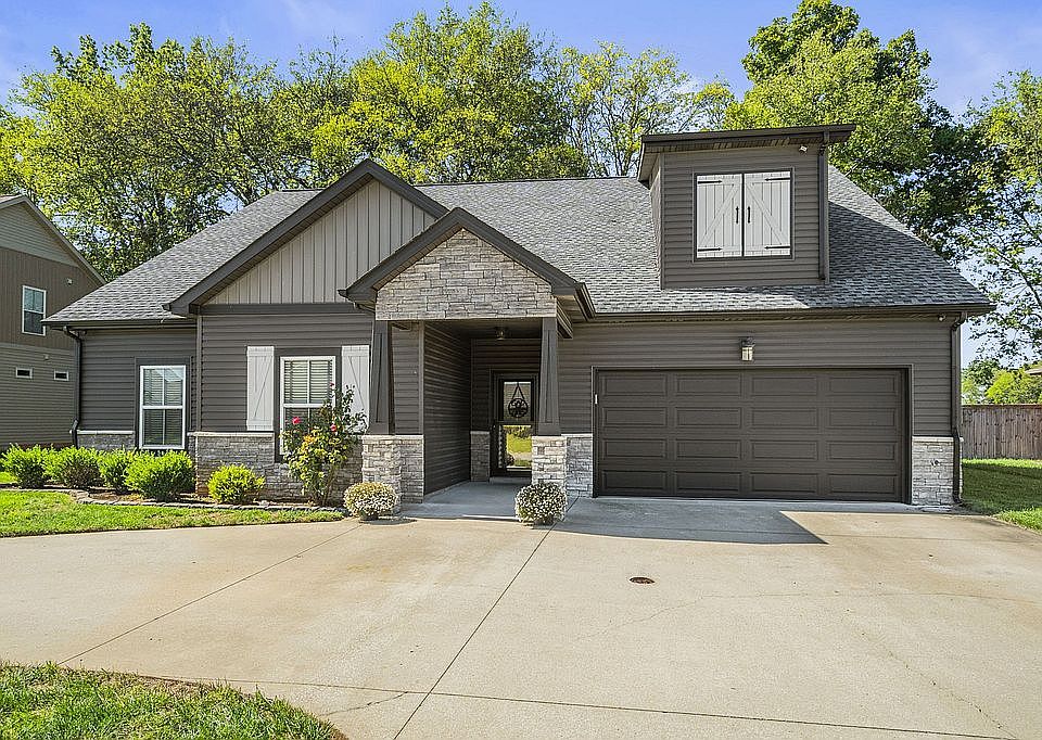 1st image of 1040 Michaela Cir
