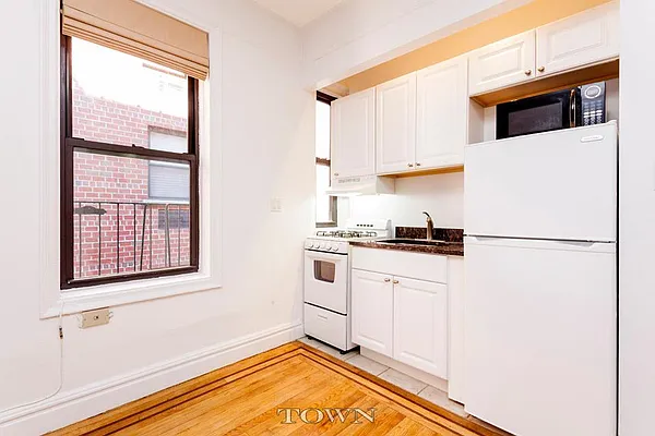 Rented by Town Residential | media 8