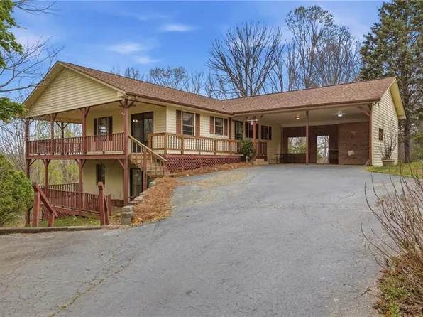 143 Copperhead Rd, Cornelia, GA 30531