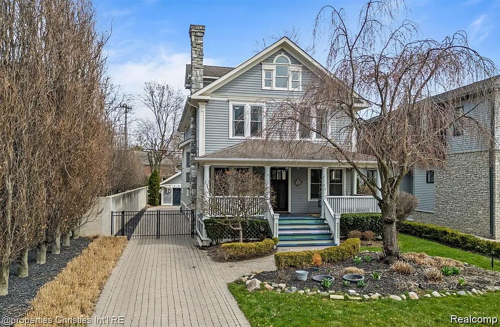 5 bed, 4.5 bath, 5338 sqft, $8,500 — Photo 3