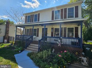 5655 Roundtree Dr, Woodbridge, VA 22193