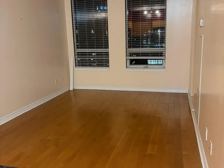 388 Prince Of Wales Dr #1411 — Photo 10