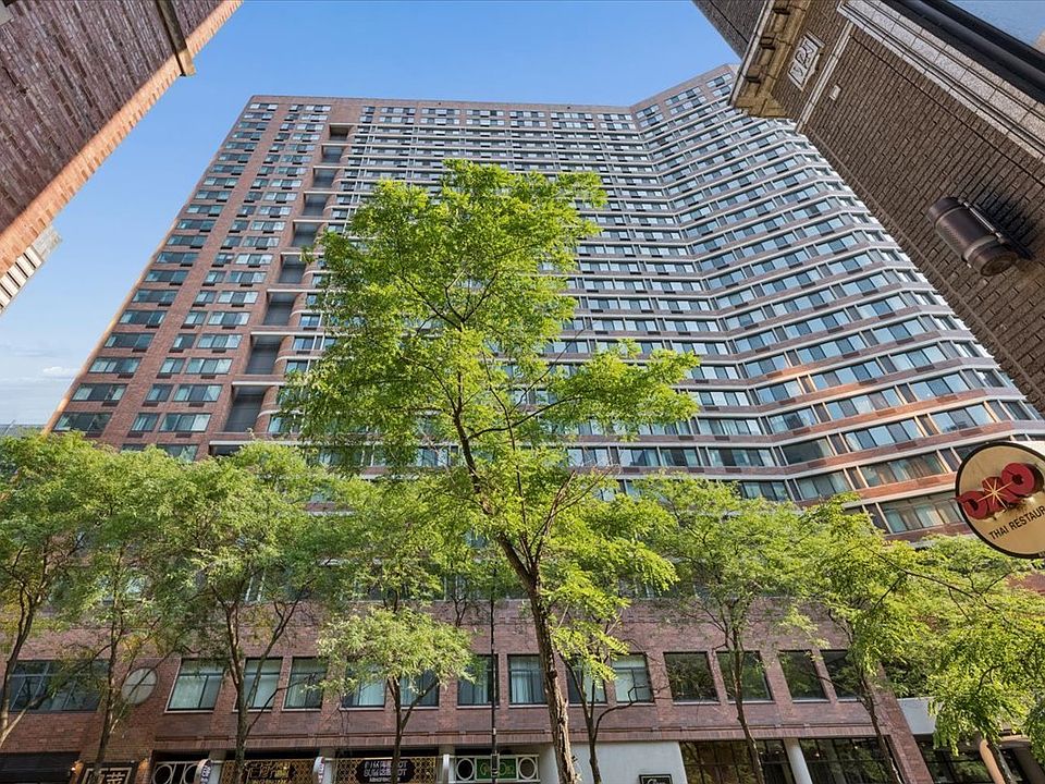 1st image of 211 E Ohio St APT 2706