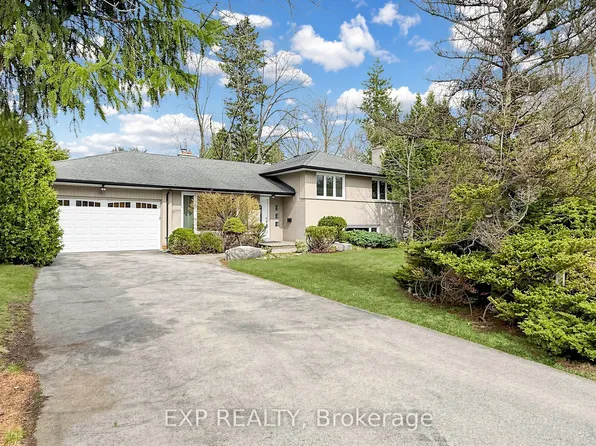 261 Pinehurst Dr, Oakville, ON L6J 4X2