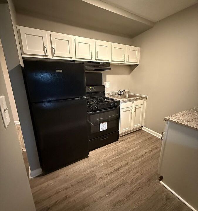 1st image of 2082 Fairmont Ct #2
