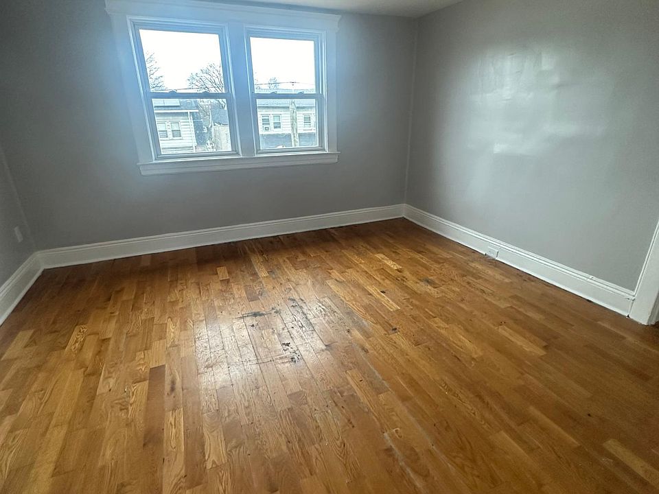 1st image of 117 Isabella Ave #3A