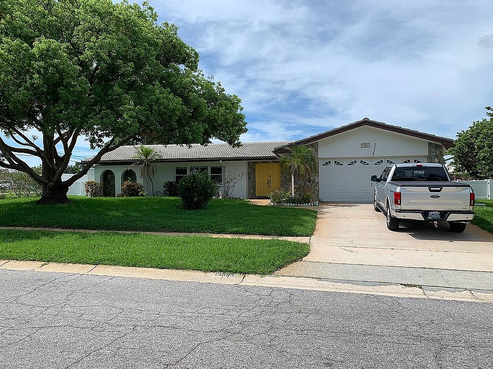 1st image of 13983 Pinecrest Dr