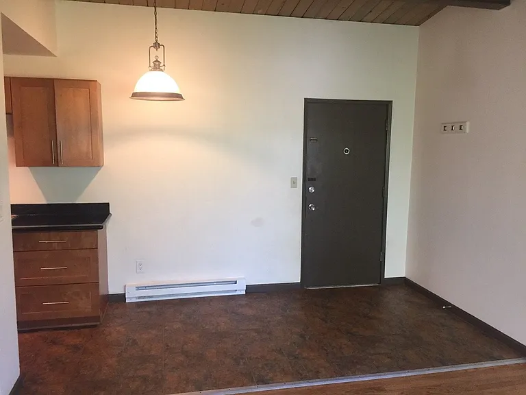 2350 Beacon Ave S — Photo 106