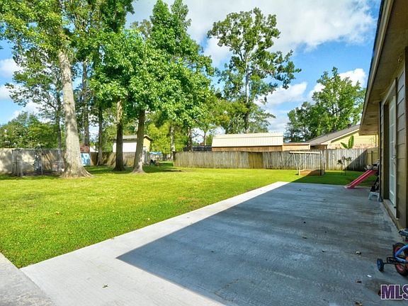 5th image of 10237 Lake Park Ave