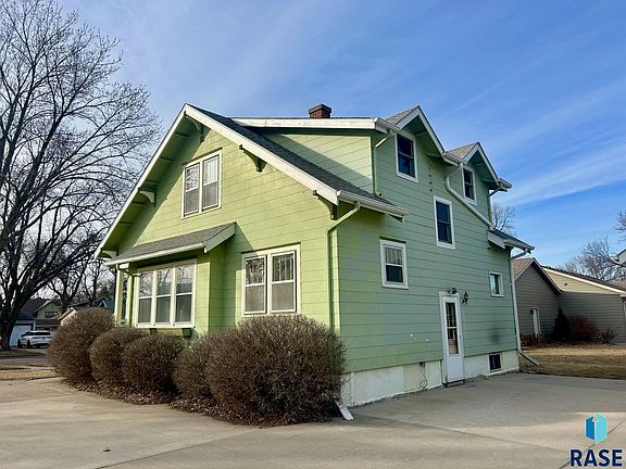 2nd image of 104 S 6th St