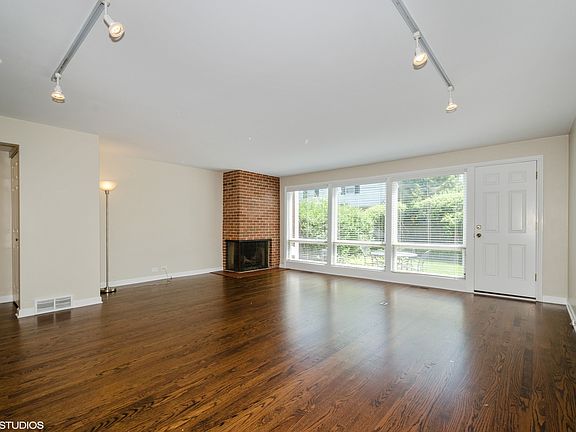 2nd image of 1109 Lake Ave