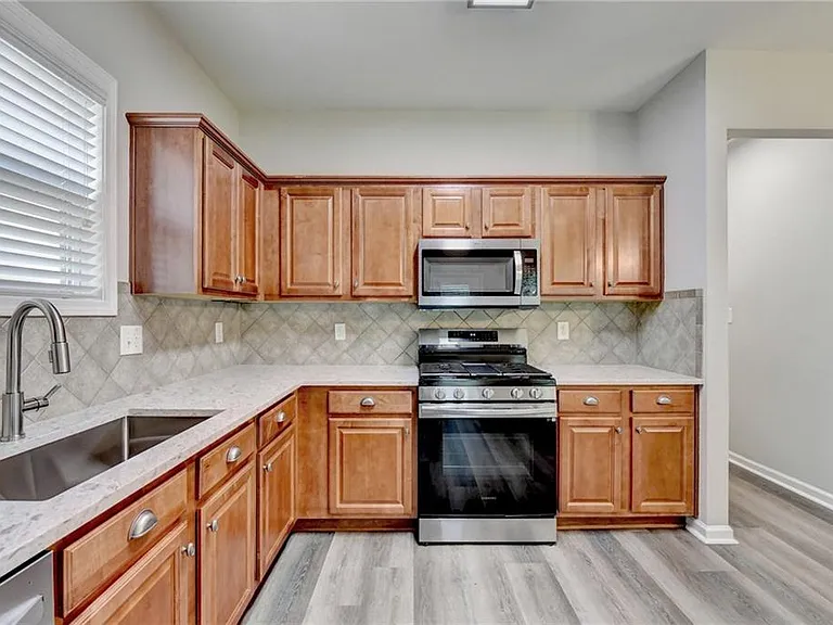 2208 Staunton Dr — Photo 22