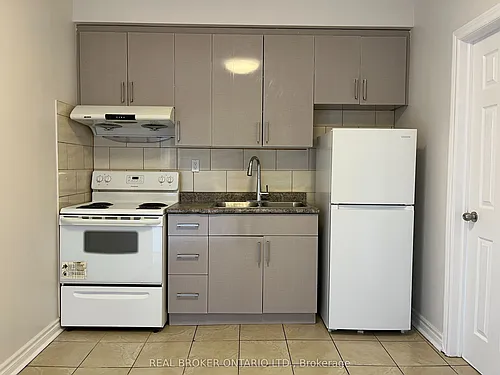 1228 Danforth Ave #1 Photo 1