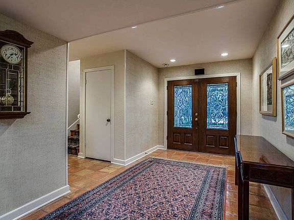 4th image of 3507 Marymont Dr