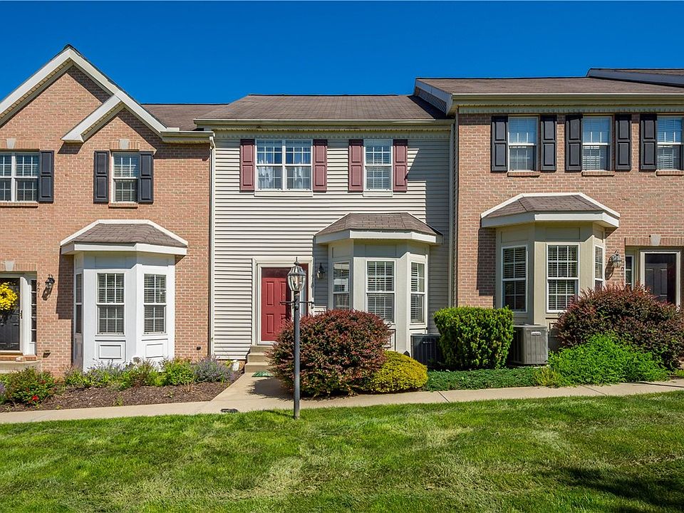 1st image of 903 Royal Ct