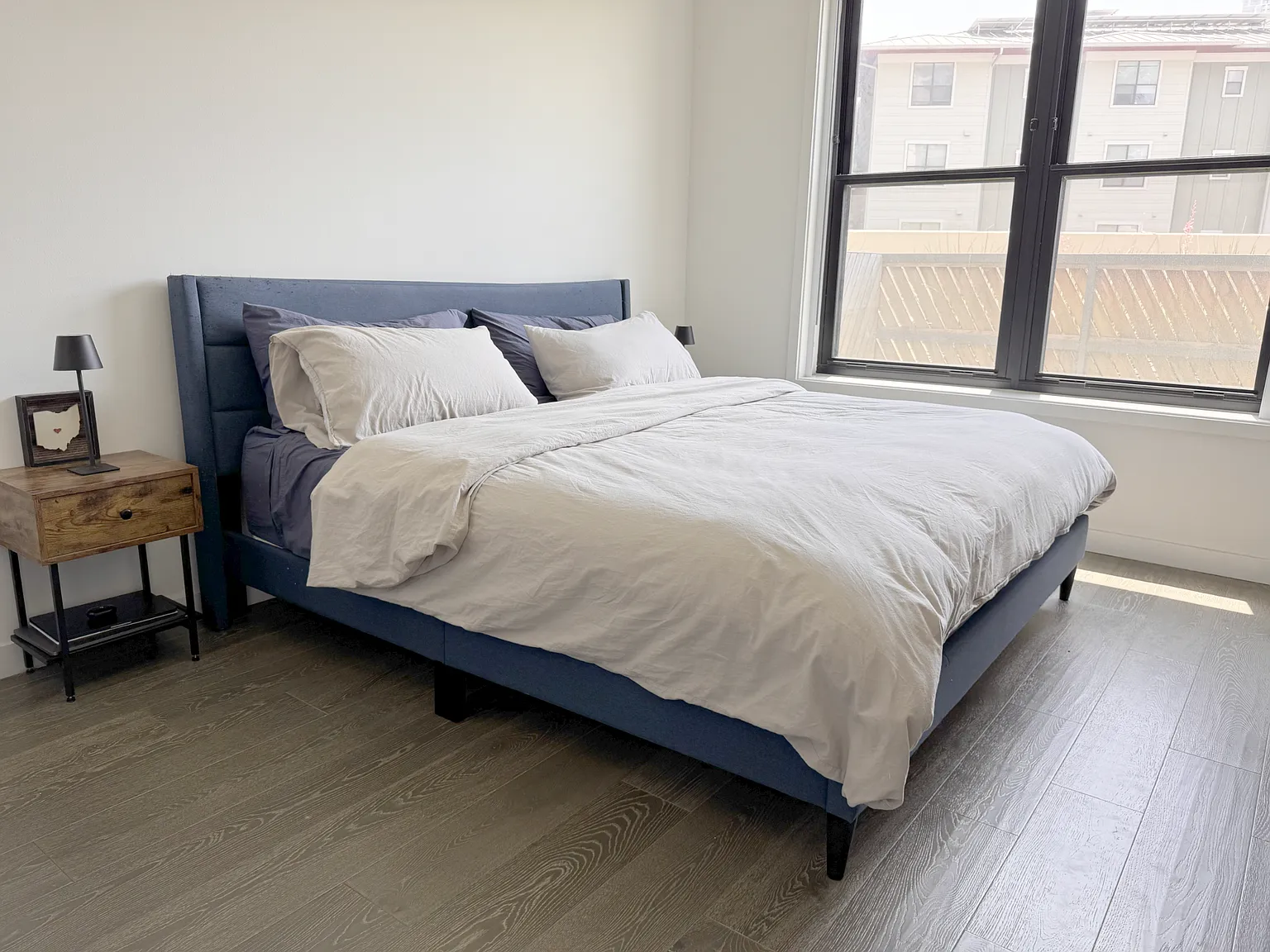 2 bed, 1120 sqft, $3,600 — Photo 3