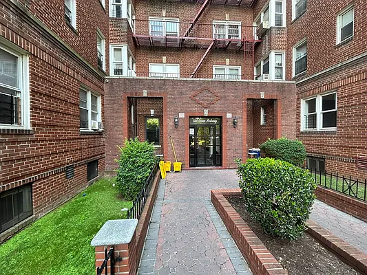 Rented by Premier One Realty LLC | media 14