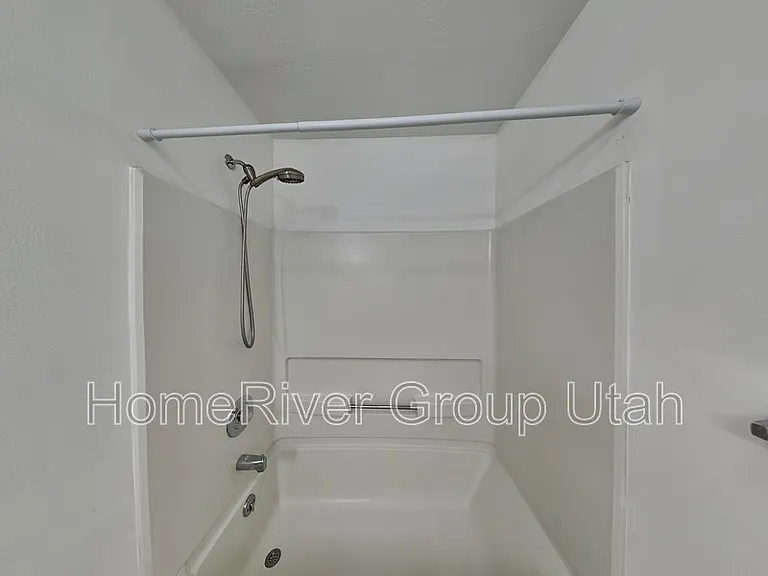 238 N Bliss Ct — Photo 15