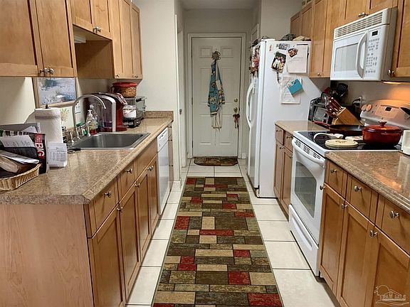 3rd image of 203 Mirabelle Cir