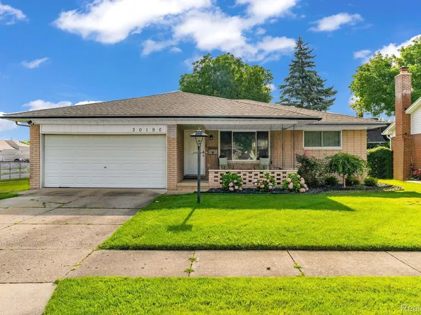 30190 Manor Dr, Madison Heights, MI 48071