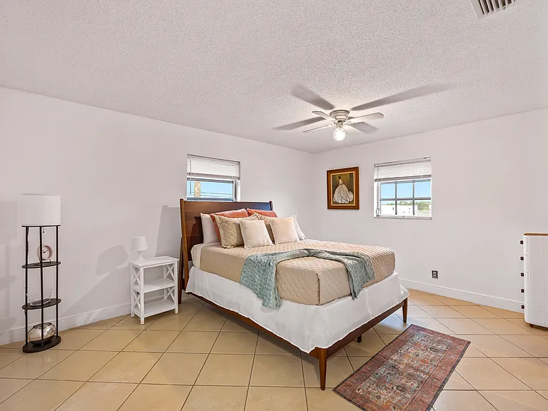 Bedroom #1