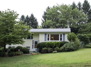 20 Lakeside Dr, Castleton, NY 12033