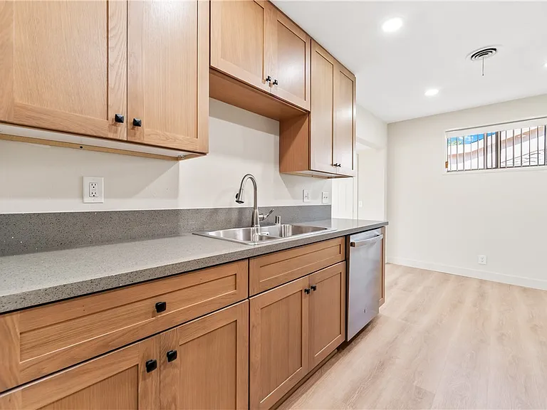 6431 Brown Cir — Photo 9