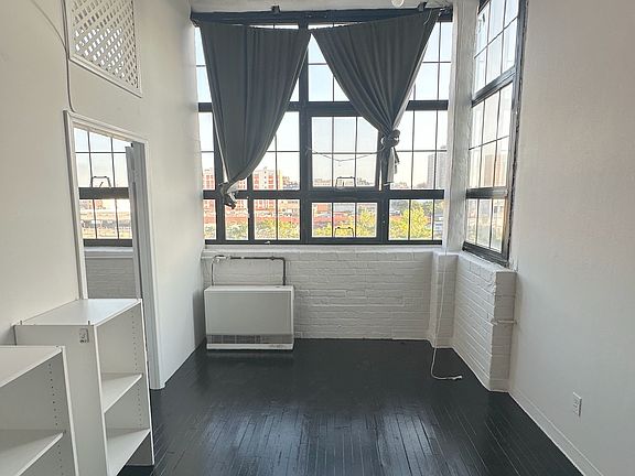 5th image of 248 McKibbin St #2N