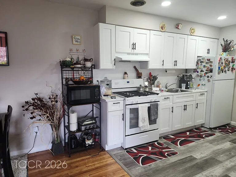 61 E Main St #6 — Photo 7
