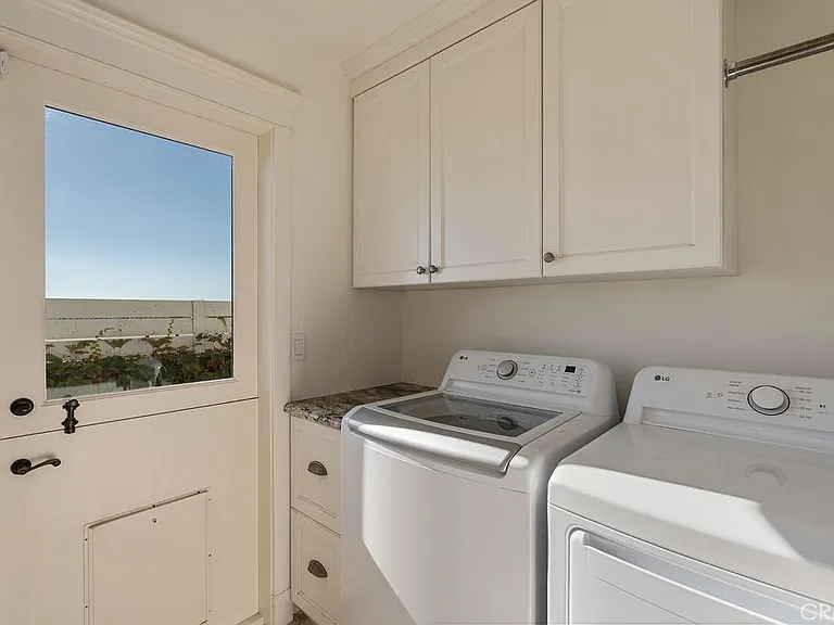 407 Mendoza Ter — Photo 38