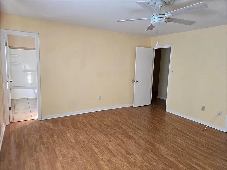 800 Oakwood Dr — Photo 8