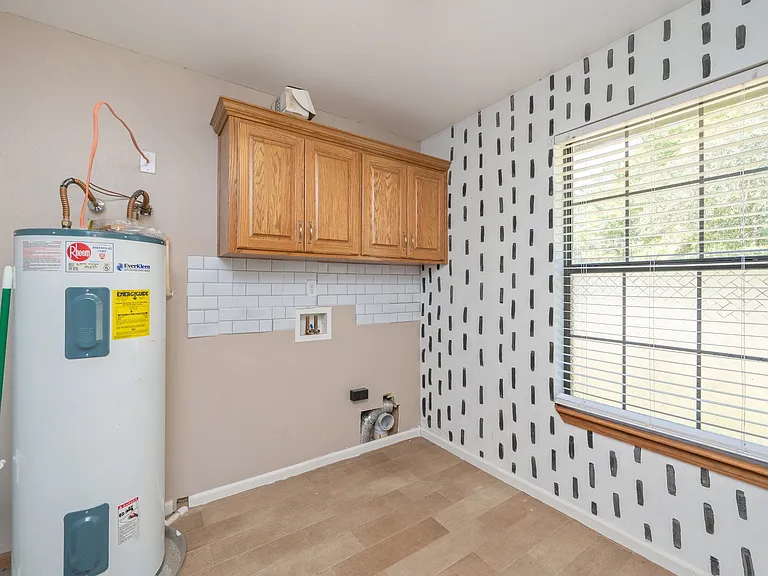83 Edgewood Dr — Photo 36