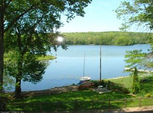 78 Lakeview Dr, Preston, CT 06365