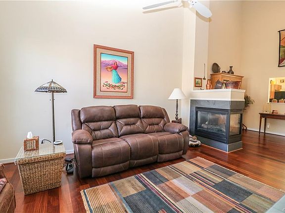 3rd image of 913 Jamerson Ln