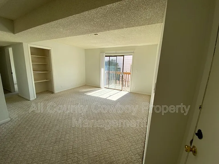 267 N 8th St #8 — Photo 3