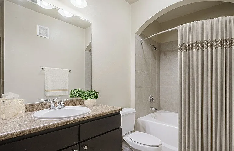 Northgate Oaks Apartments — Photo 18