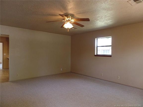 2nd image of 2403 N A St