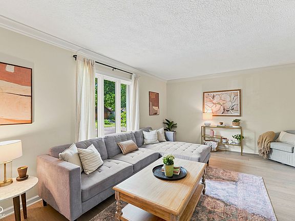4th image of 8332 Tanager Ln