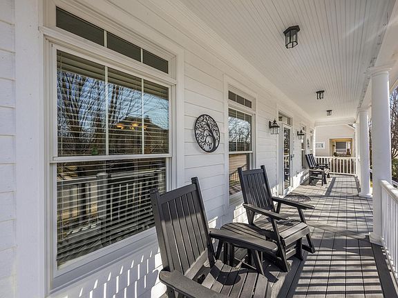 2nd image of 20659 Settlers Ln
