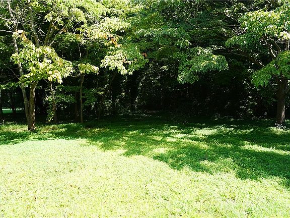 5th image of 1 Brookfield Ln #9