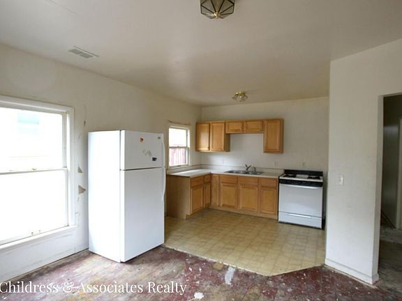 4th image of 1215 Prospect Ave SE