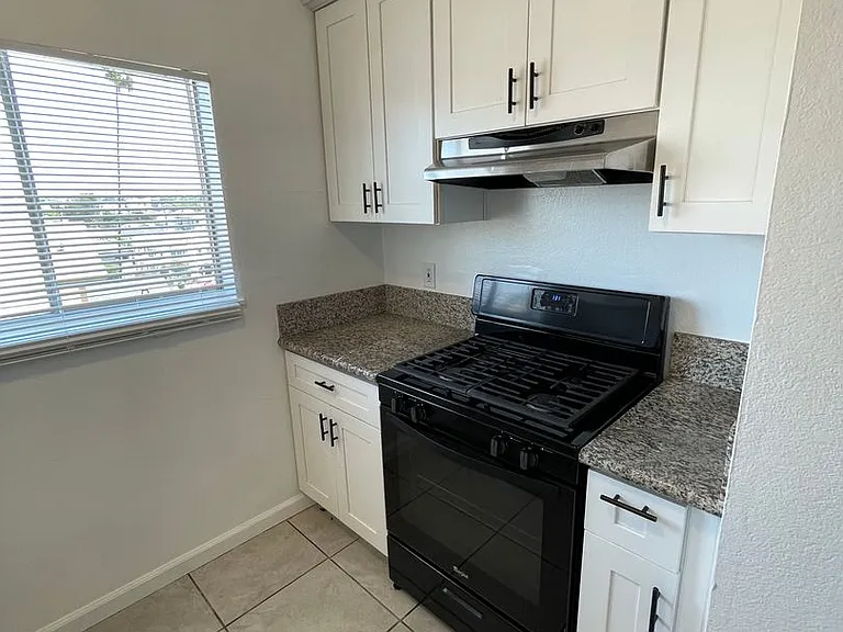 HAP PARTNERS V, LLC-1920 — Photo 9