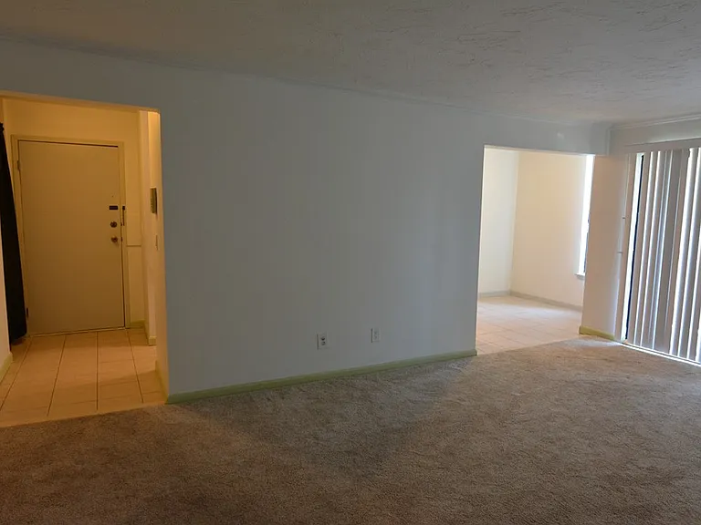 36 Shrewsbury Green Dr #E — Photo 8